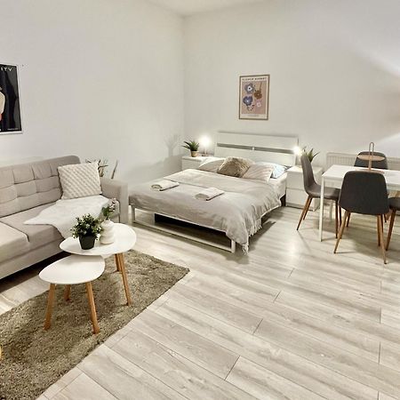 Apartment Robin - Old Town Bratislava Exterior photo