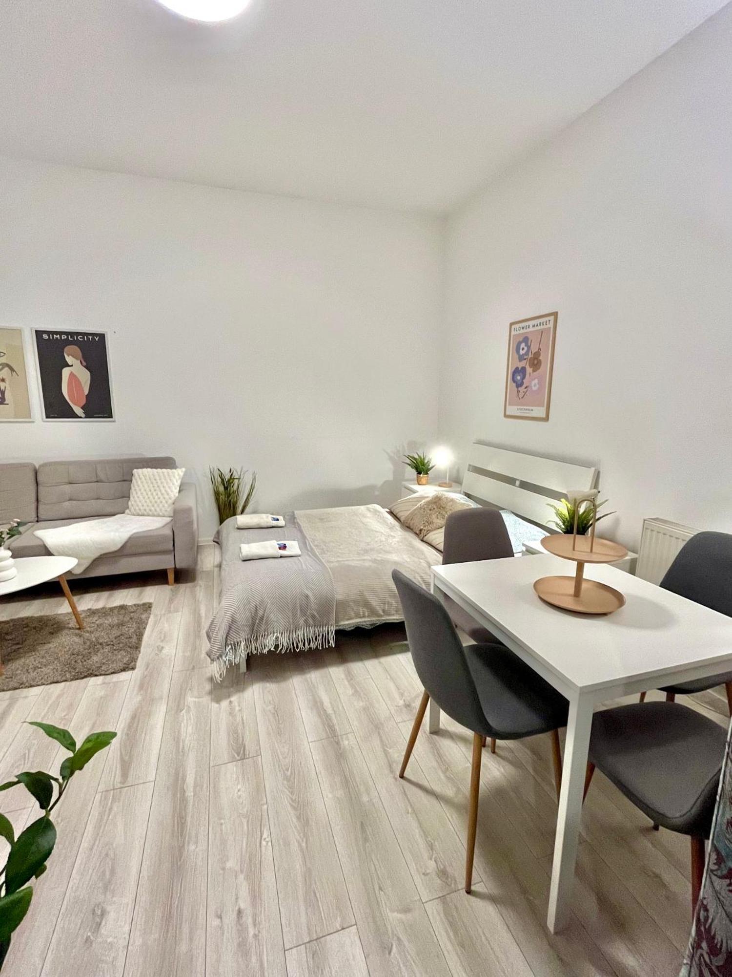 Apartment Robin - Old Town Bratislava Exterior photo